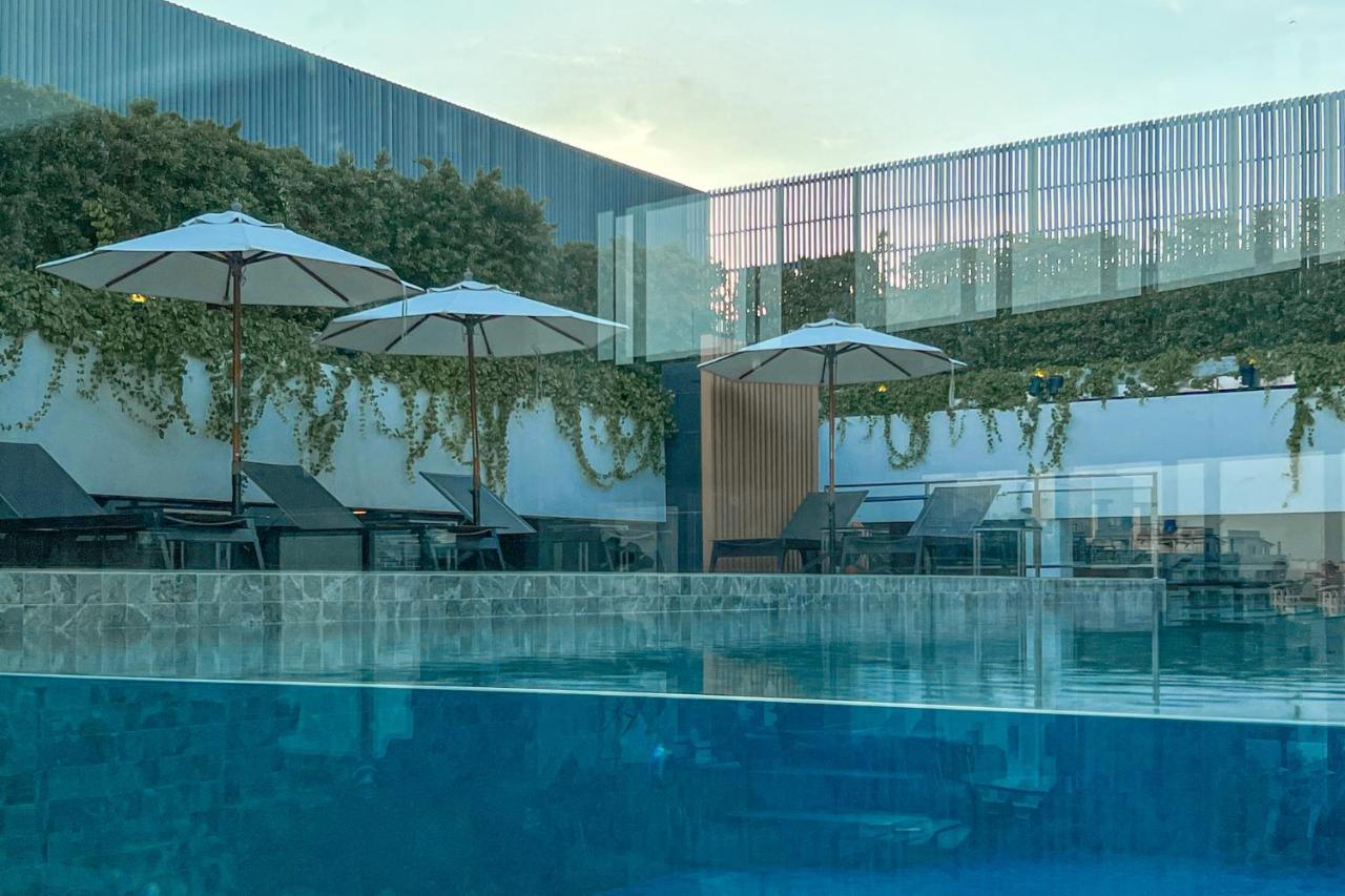 Amanta Hotel & Residence Sathorn Banguecoque Exterior foto